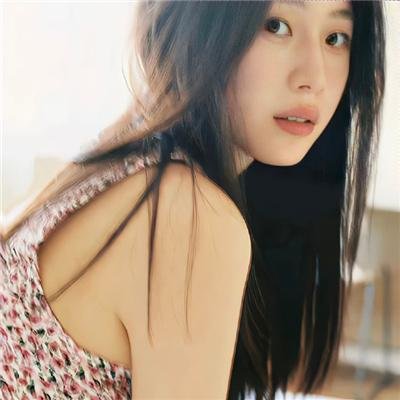 神圣性女 海报
